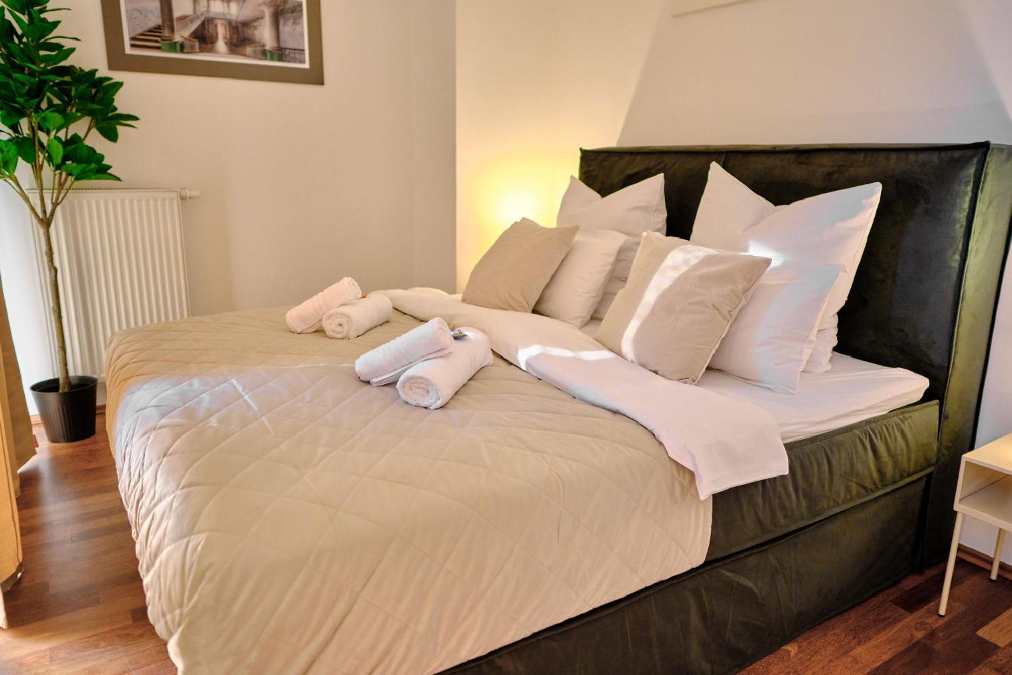 Historisches Deluxe Apartment Im Marianum Нойс Екстер'єр фото